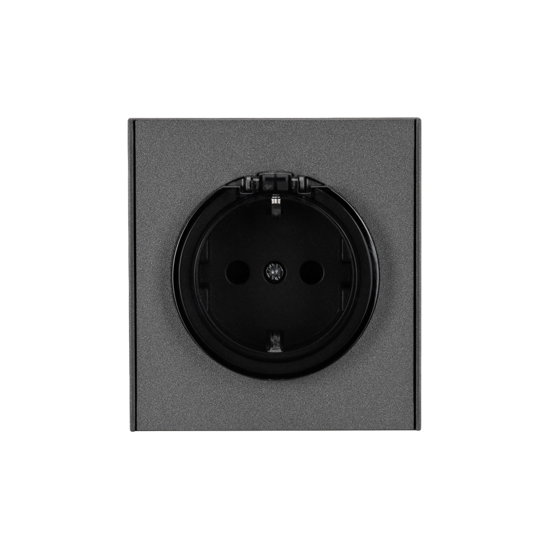 Розетка STRONG 1-ая с/з с/у, со шторками и крышкой 16А графит KRANZ KR-78-0702-6 в #REGION_NAME_DECLINE_PP#