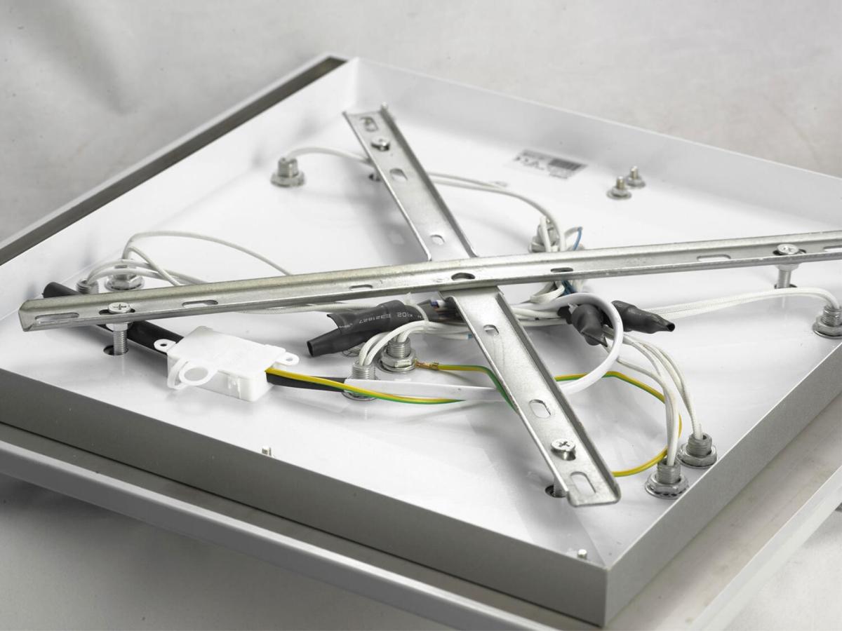 Потолочная люстра Lussole Lariano LSA-5407-09 в Санкт-Петербурге