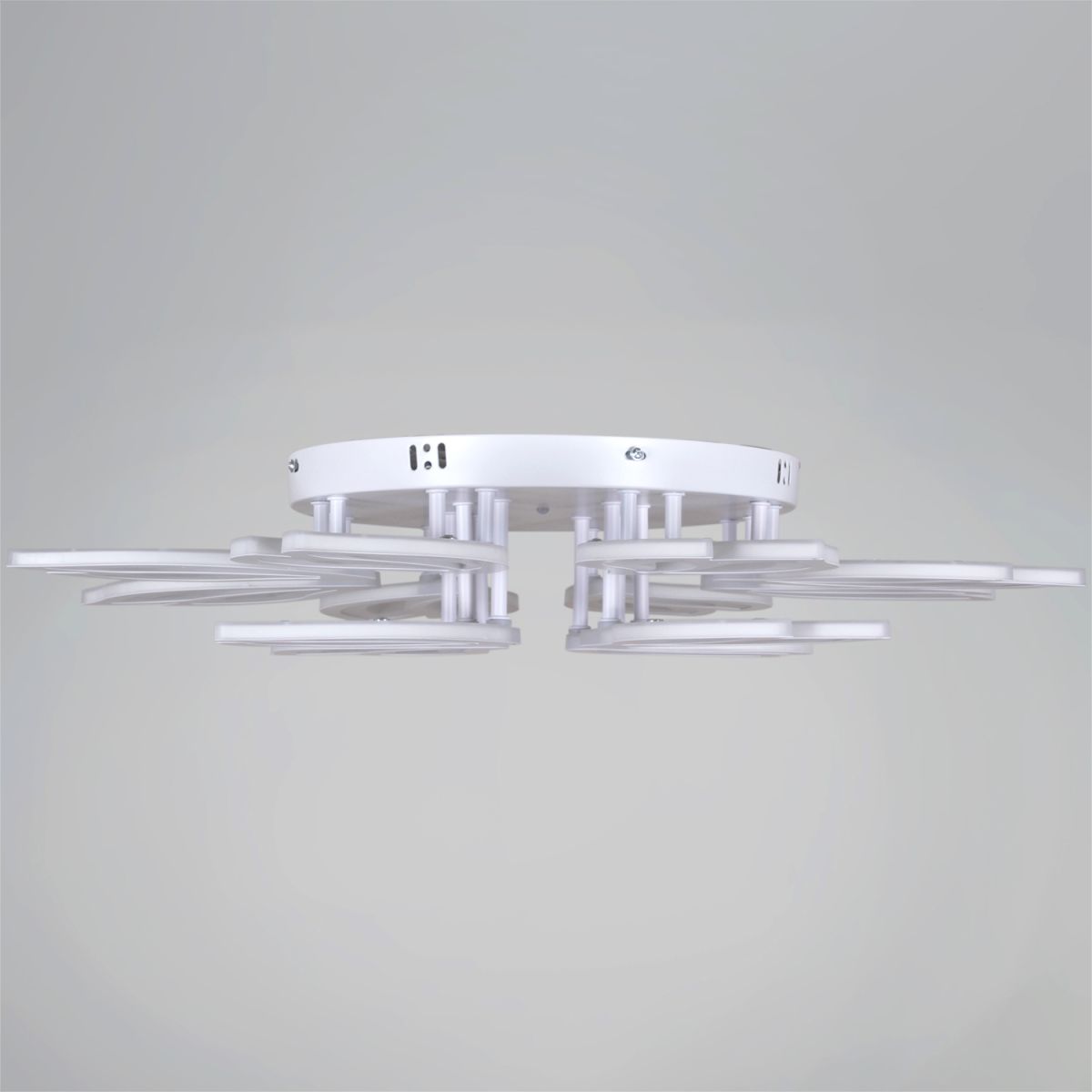 Потолочная люстра Reluce 10150-0.3-8+4 WH в Санкт-Петербурге