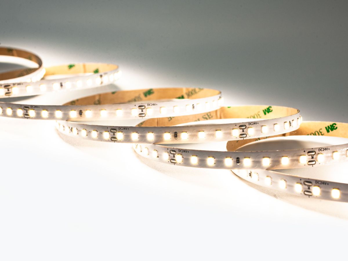 Светодиодная лента LEDS POWER 2835 128/м (12Вт/м) 24В нейтральная, серия ПРО125 008912 в #REGION_NAME_DECLINE_PP#