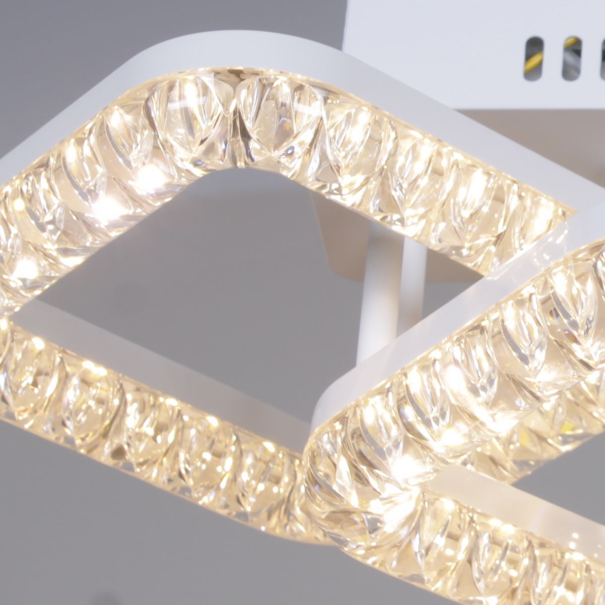 Потолочный светильник Reluce 29848-0.3-03B WH в #REGION_NAME_DECLINE_PP#