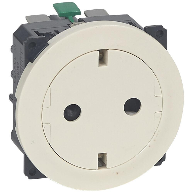 Розетка 2К+З Legrand Celiane 16A 230V с/з со шторками безвинтовой зажим немецкий стандарт слоновая кость 067169 в Санкт-Петербурге