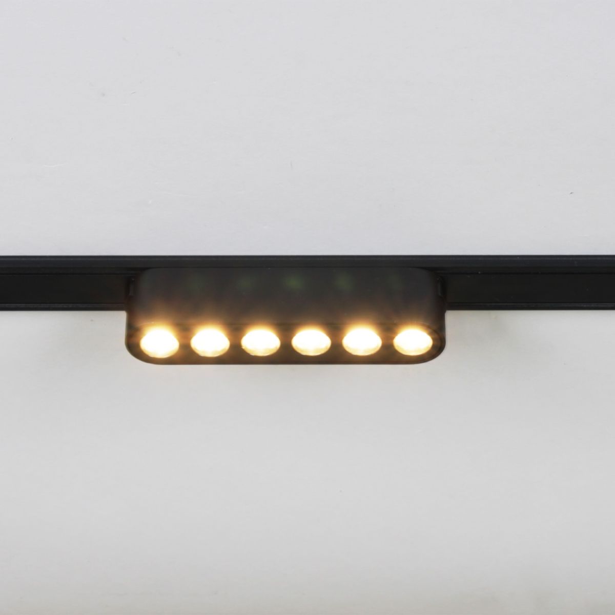 Трековый магнитный светильник (CCT+SMART) Reluce 13002-9.3-001UR magnetic LED6W BK CCT+SMART в Санкт-Петербурге