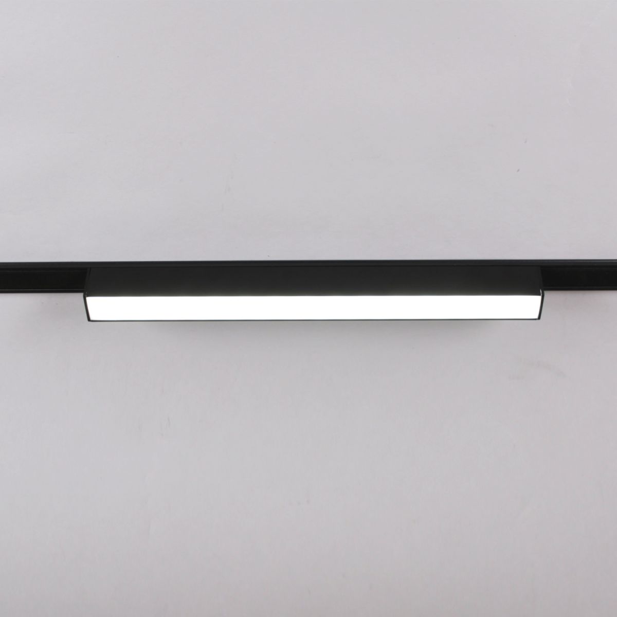 Трековый магнитный светильник Reluce 13003-9.3-001UR magnetic LED10W BK CCT+SMART в Санкт-Петербурге