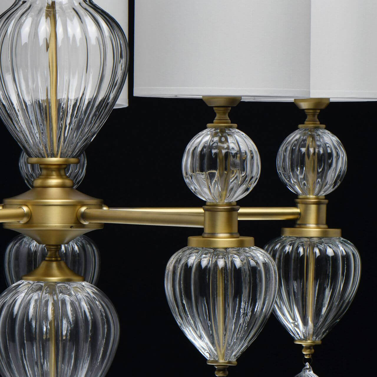 Подвесная люстра Chiaro Оделия 619011305 в #REGION_NAME_DECLINE_PP#