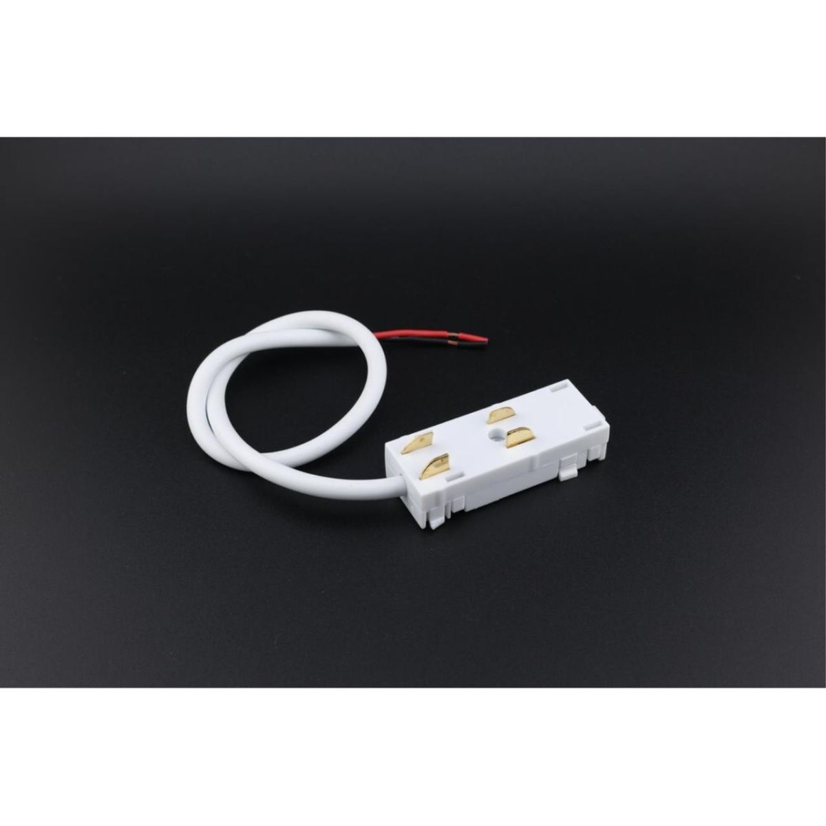 Ввод питания угловой для магнитного шинопровода Aployt Magnetic track 220 APL.0280.10.03 в Санкт-Петербурге