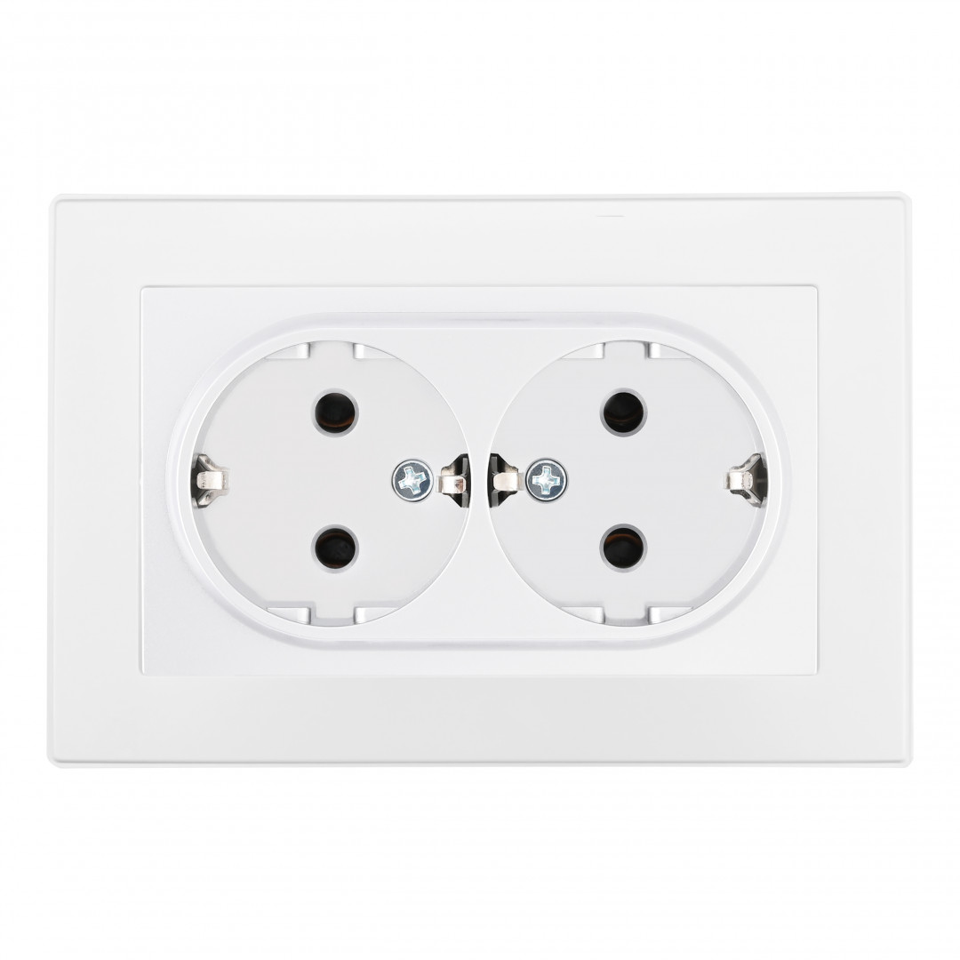 Розетка двойная с/з и шторками Arte Milano SET06-double-40-2 white в Санкт-Петербурге
