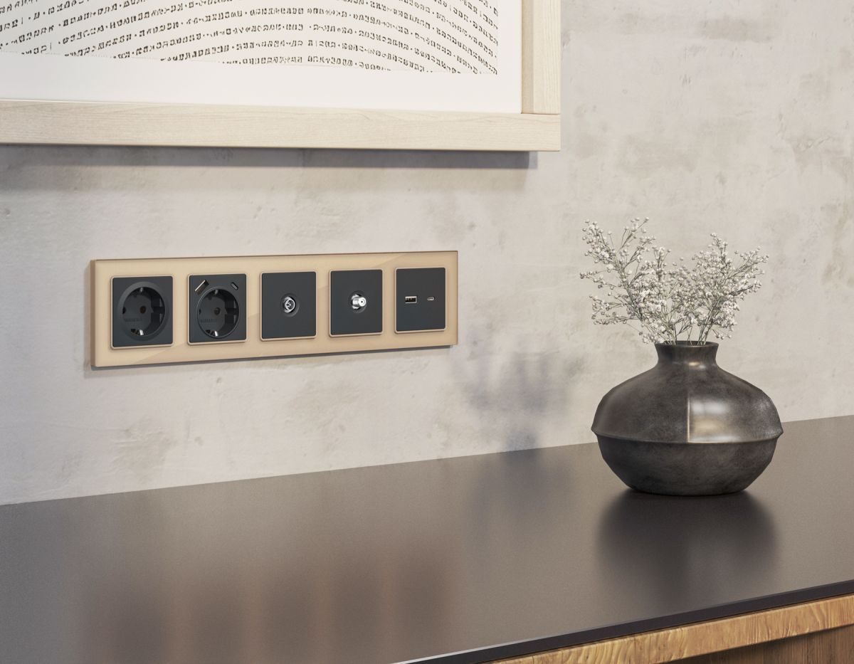 Комплект механизма TV розетки оконечной экранированной 5-1000MHz 3dB Alfa Графит мягкое касание Quant Ambrella Volt MA913005 (AP9130, VM199) в #REGION_NAME_DECLINE_PP#