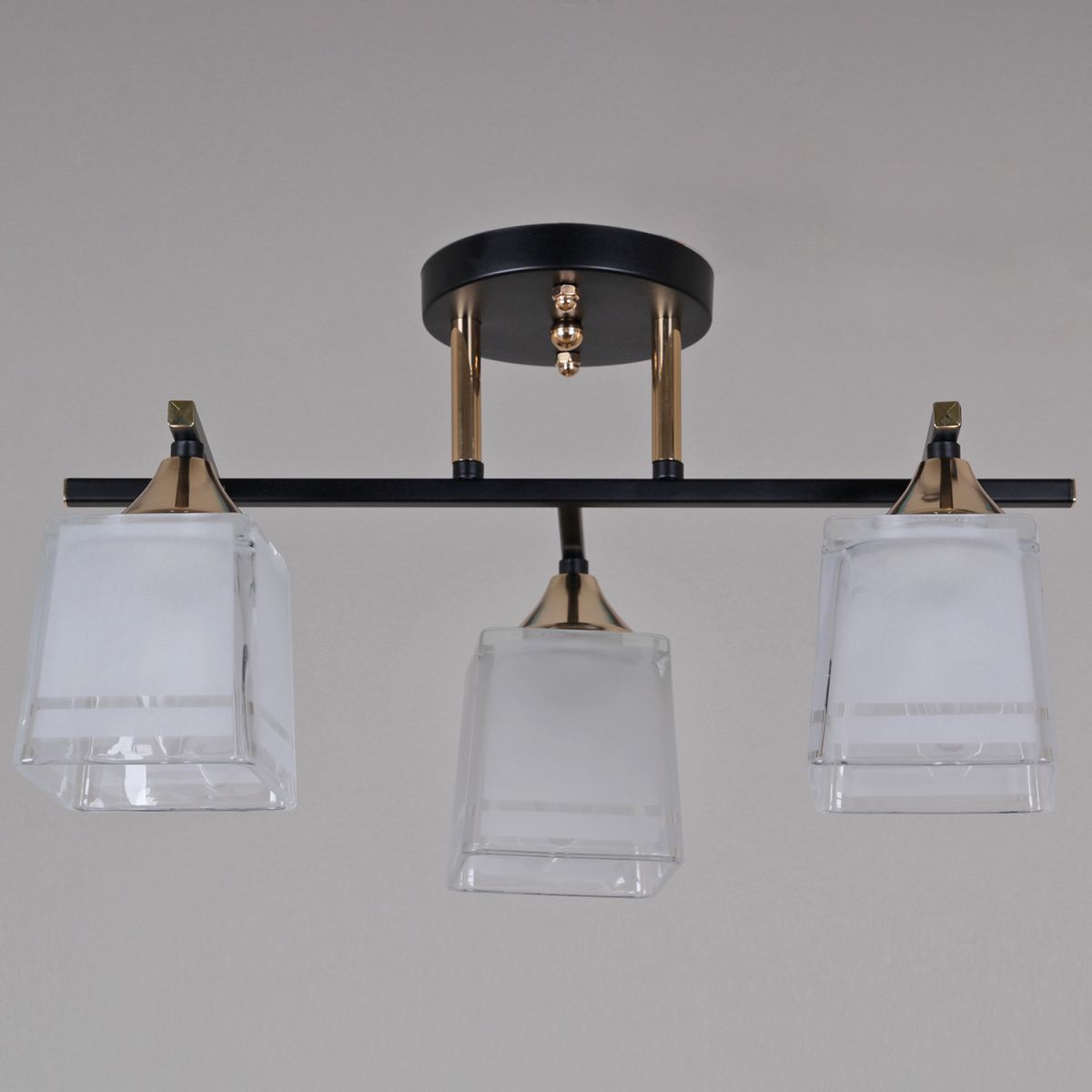 Потолочный светильник Reluce 46460-0.3-03 BK+FG в #REGION_NAME_DECLINE_PP#