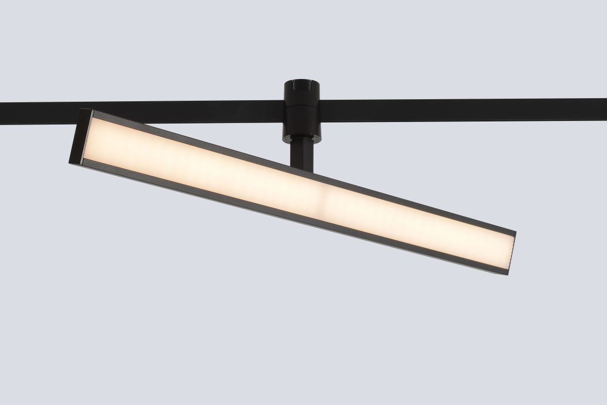 Трековый светильник для гибкой магнитной системы Crystal Lux Trace 48V CLT 0.37 001 18W BL SMART в Санкт-Петербурге