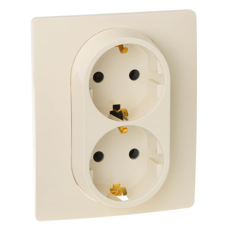 Розетка 2X2К+З Legrand Etika 16A 250V с/з винтовой зажим немецкий стандарт слоновая кость 672323 в Санкт-Петербурге