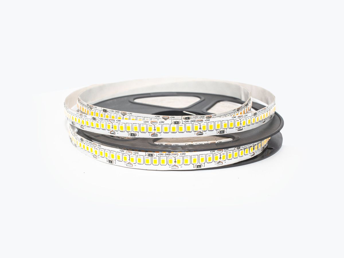 Светодиодная лента LEDS POWER 2835 240/м (21Вт/м) 24В холодная 008851 в #REGION_NAME_DECLINE_PP#