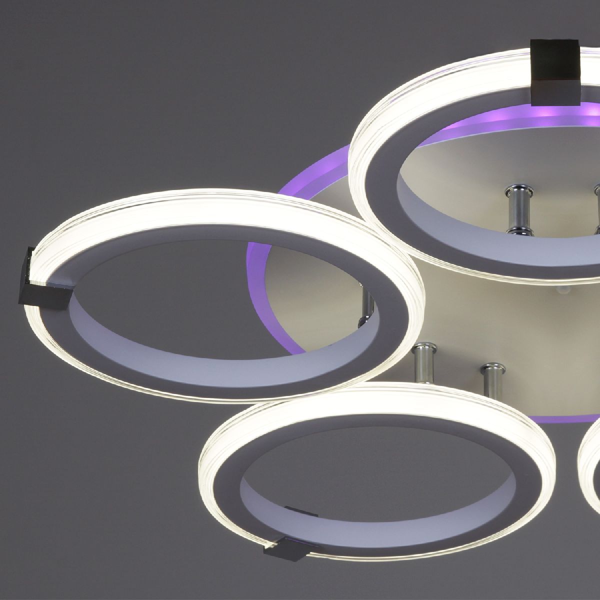 Потолочная люстра Reluce 06319-3.3-05 WH+CR (RGB) в Санкт-Петербурге
