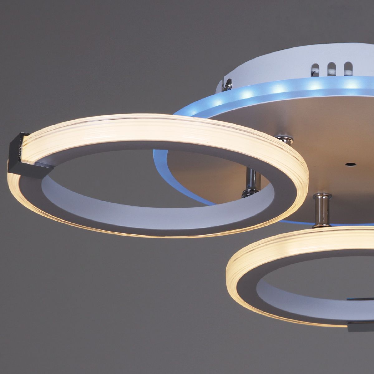 Потолочная люстра Reluce 06319-3.3-03 WH+CR (RGB) в Санкт-Петербурге