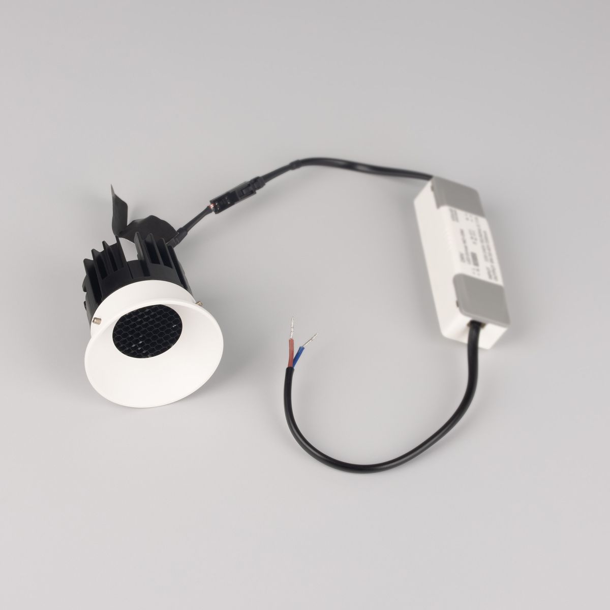 Светильник безрамочный Arlight DL-INTRAL-R63-8W Warm3000 (Белый RAL9003, 50 deg, 230V) (IP20 Металл) 064937 в Санкт-Петербурге