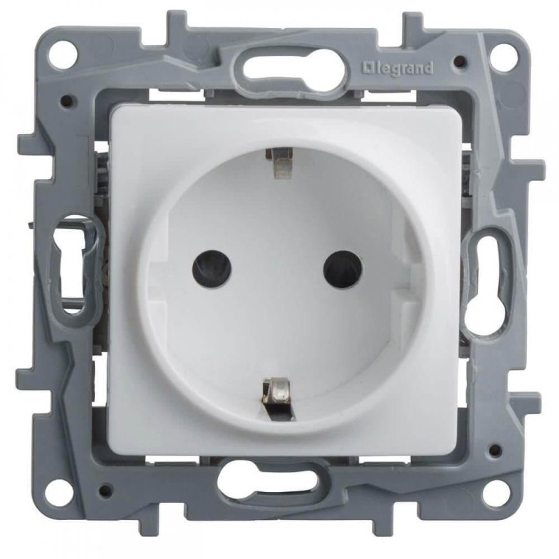 Розетка 2К+З Legrand Etika 16A 250V с/з винтовой зажим немецкий стандарт белая 672221 в Санкт-Петербурге