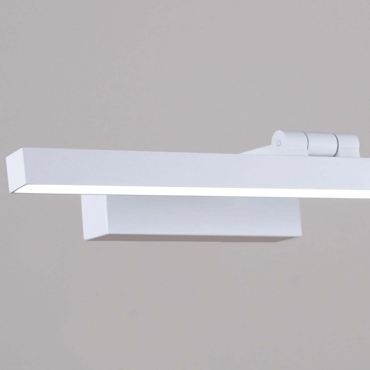 Подсветка для зеркал Reluce 07520-0.2-700 в #REGION_NAME_DECLINE_PP#