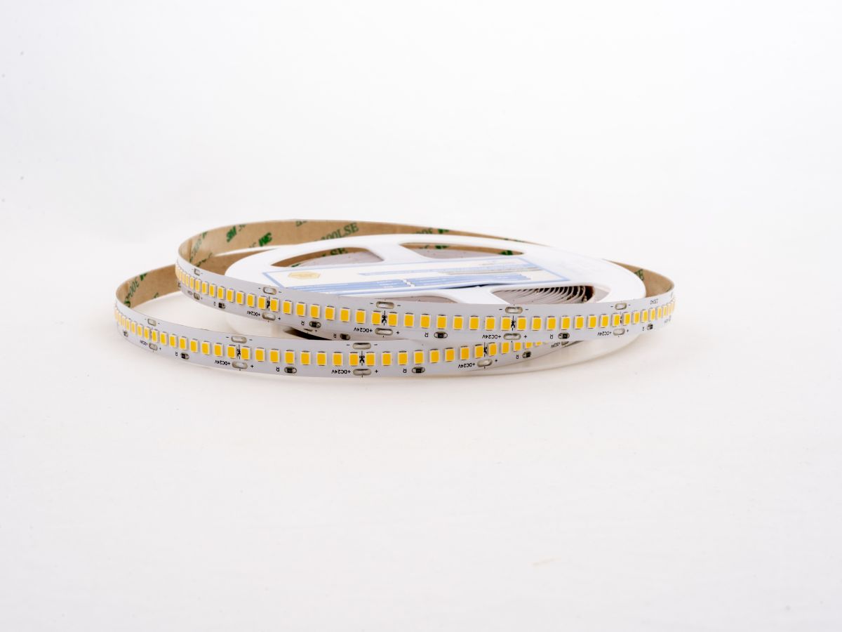 Светодиодная лента LEDS POWER 2835 240/м (22Вт/м) 24В теплая, серия ПРО140 005270 в #REGION_NAME_DECLINE_PP#