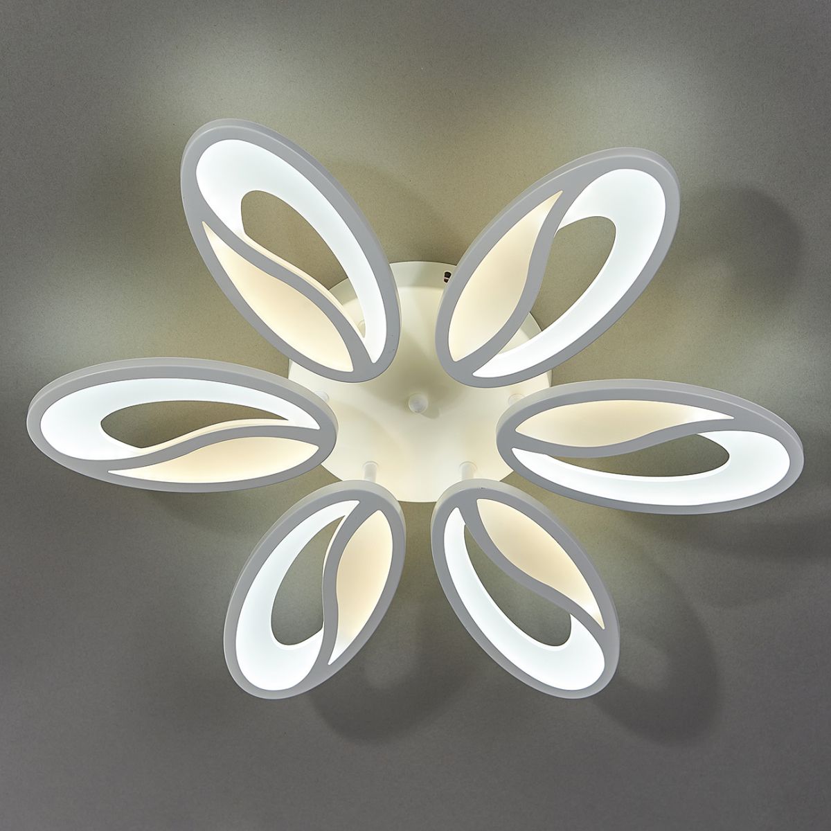 Потолочная люстра Escada Grain 10222/6LED 93W в Санкт-Петербурге