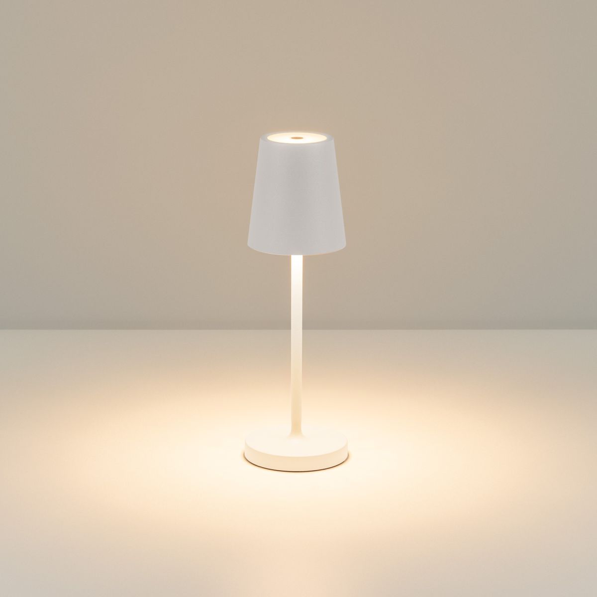 Настольная лампак с аккумулятором Arlight SP-DAISY-TAB-1.5W Warm3000-MIX (WH, 90 deg) (IP54 Металл) 044378 в Санкт-Петербурге