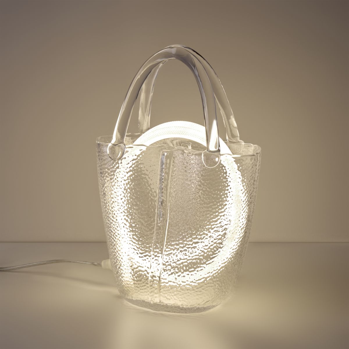 Настольная лампа Freya Tote FR6223TL-L17TR в #REGION_NAME_DECLINE_PP#