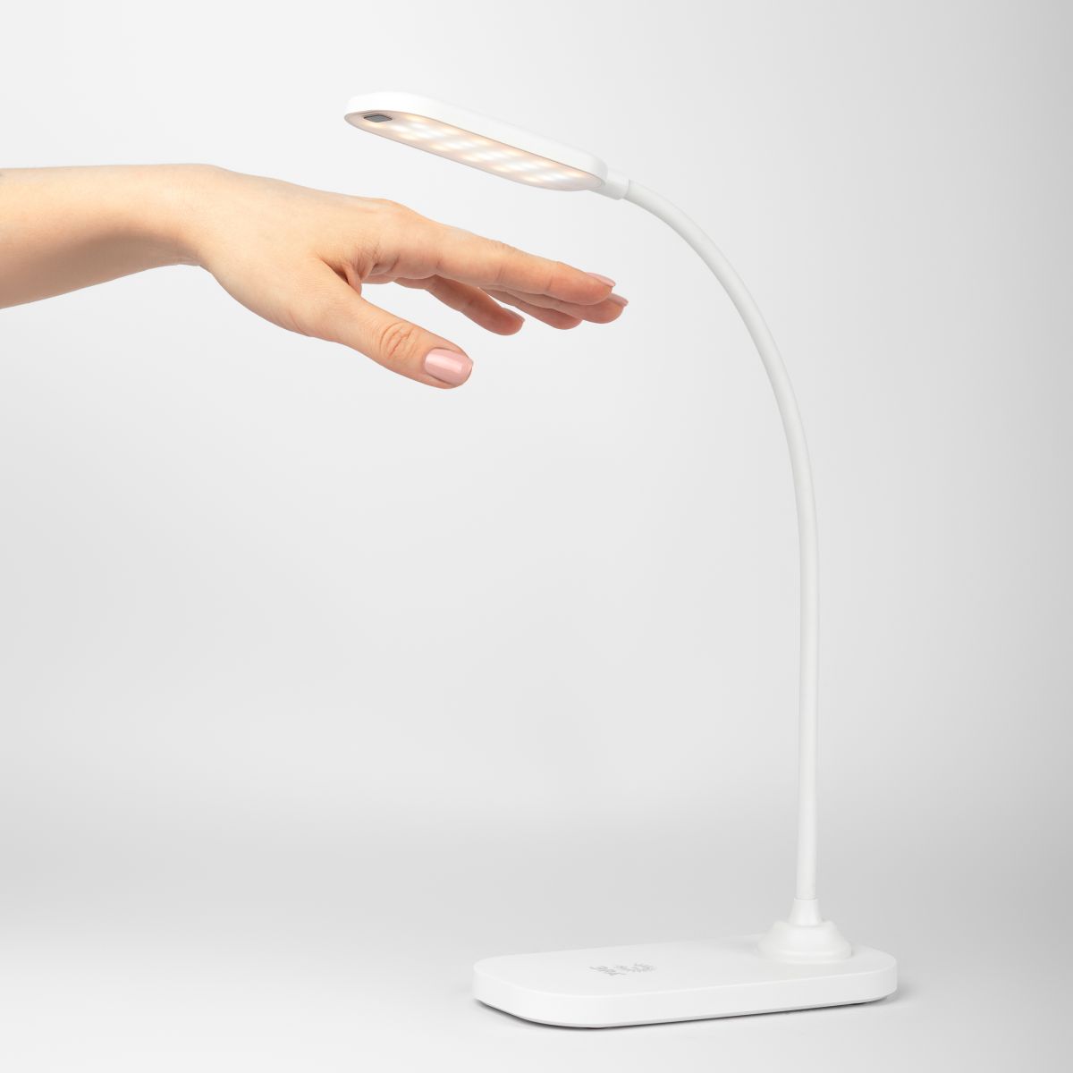 Настольная аккумуляторная лампа Эра NLED-524-6W-W Б0068571 в #REGION_NAME_DECLINE_PP#