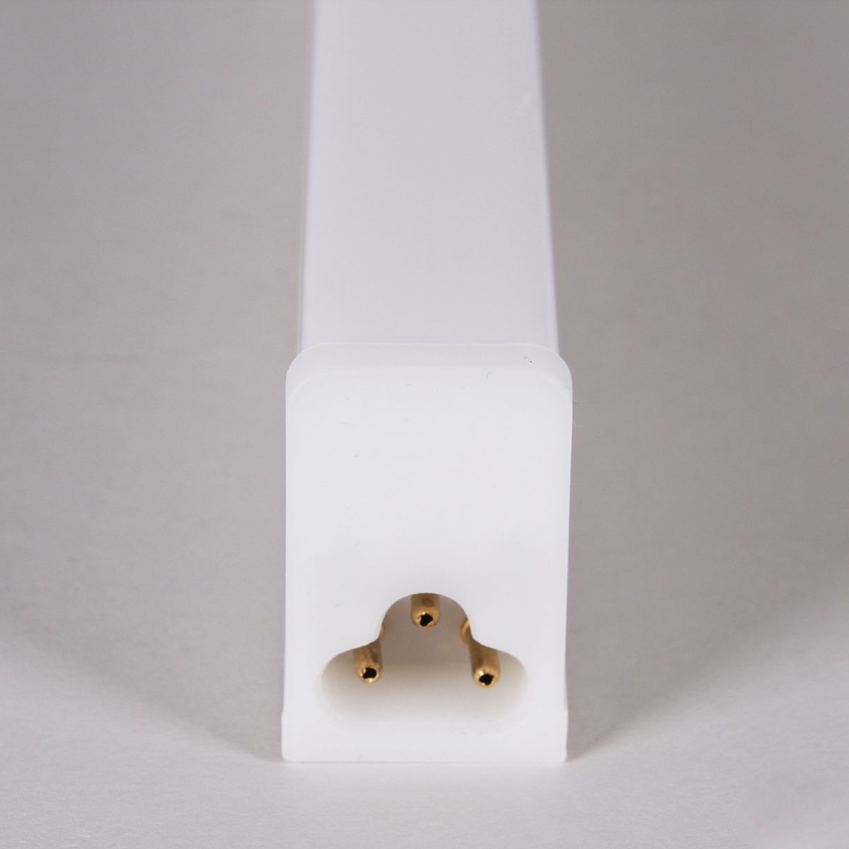 Линейный светильник Reluce 54002-9.5-001QL 4000K LED9W WT в Санкт-Петербурге