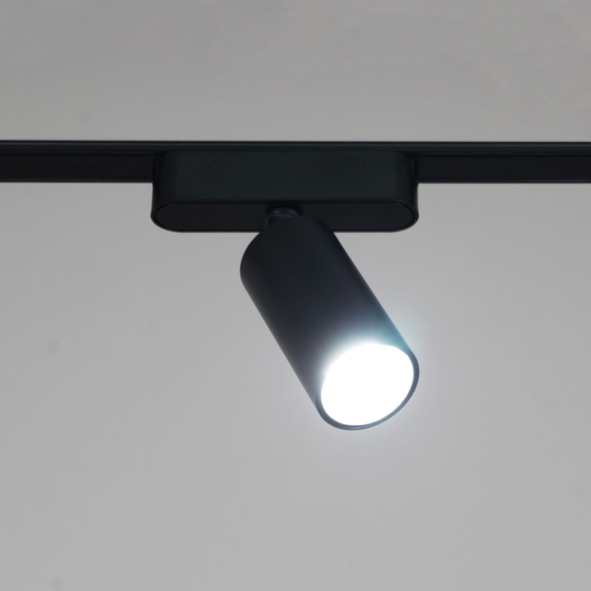 Трековый магнитный светильник (CCT+SMART) Reluce 13005-9.3-001UR magnetic LED12W BK CCT+SMART в #REGION_NAME_DECLINE_PP#