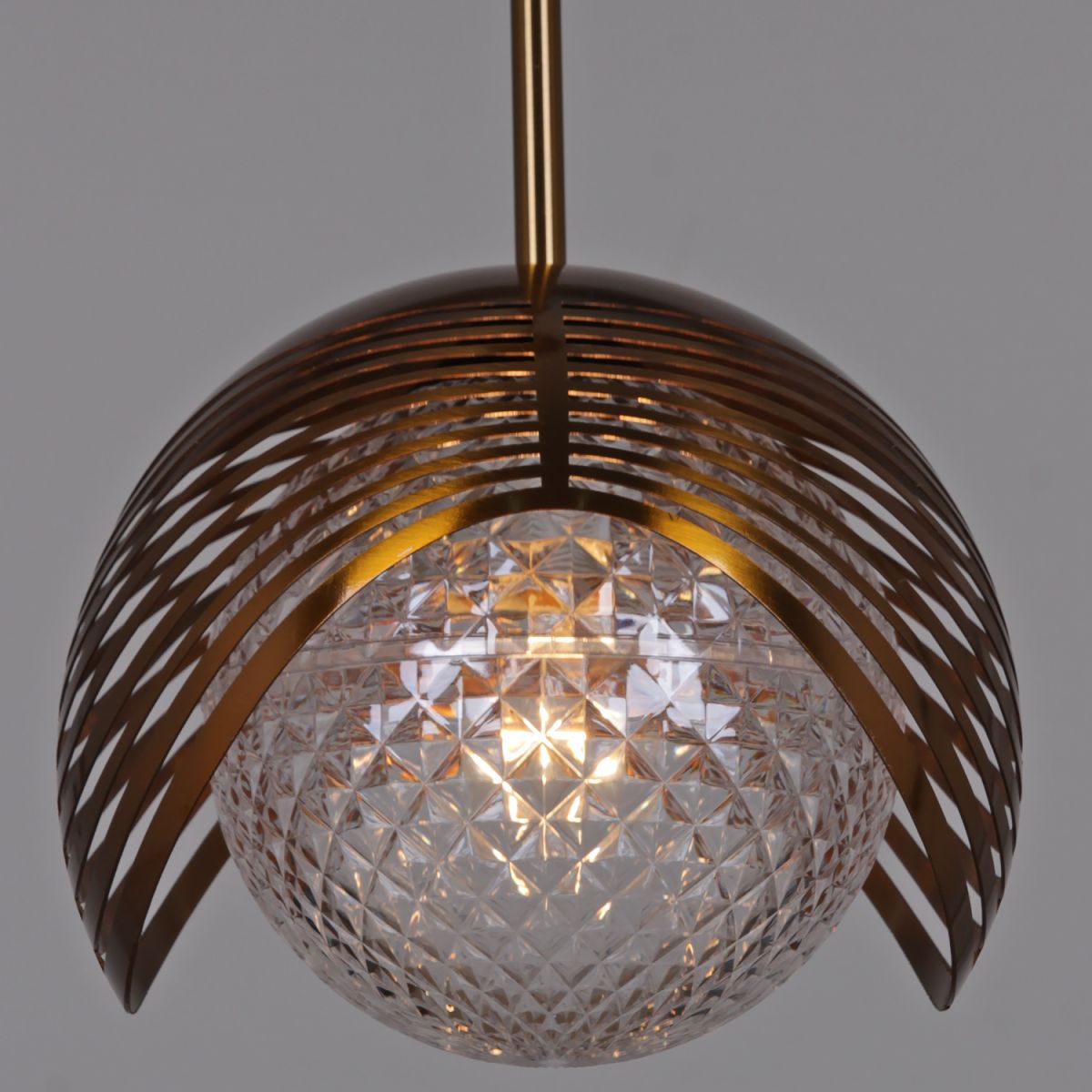 Подвесной светильник Reluce 05912-0.9-01 GB в Санкт-Петербурге