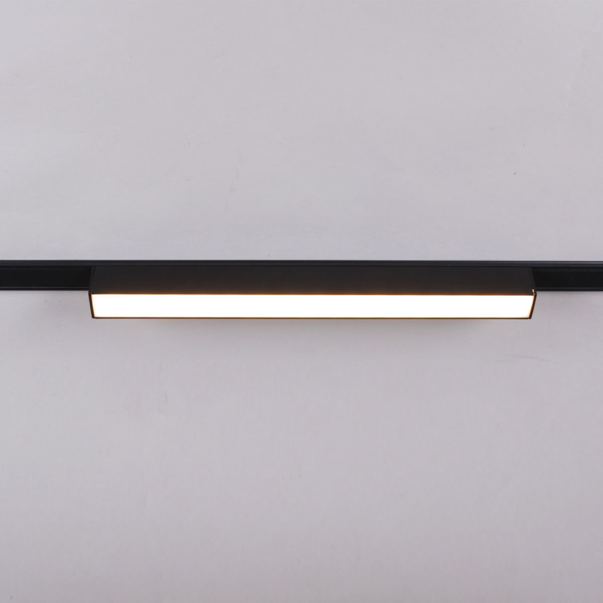 Трековый магнитный светильник Reluce 13003-9.3-001UR magnetic LED10W BK CCT+SMART в Санкт-Петербурге