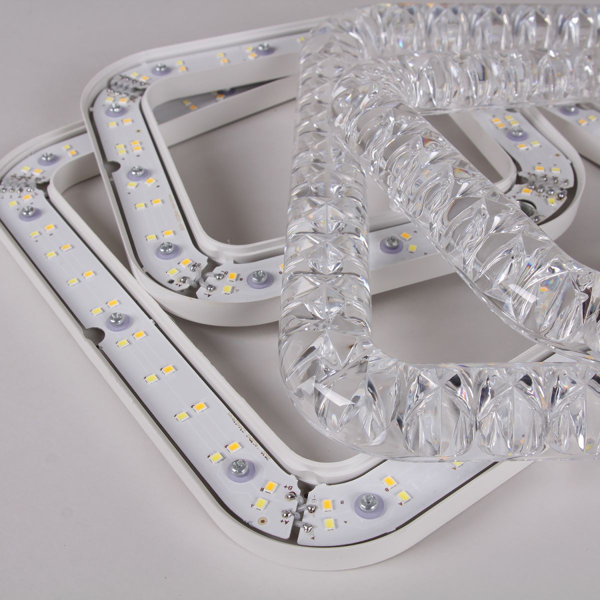 Потолочный светильник Reluce 19848-0.3-06D WH в #REGION_NAME_DECLINE_PP#