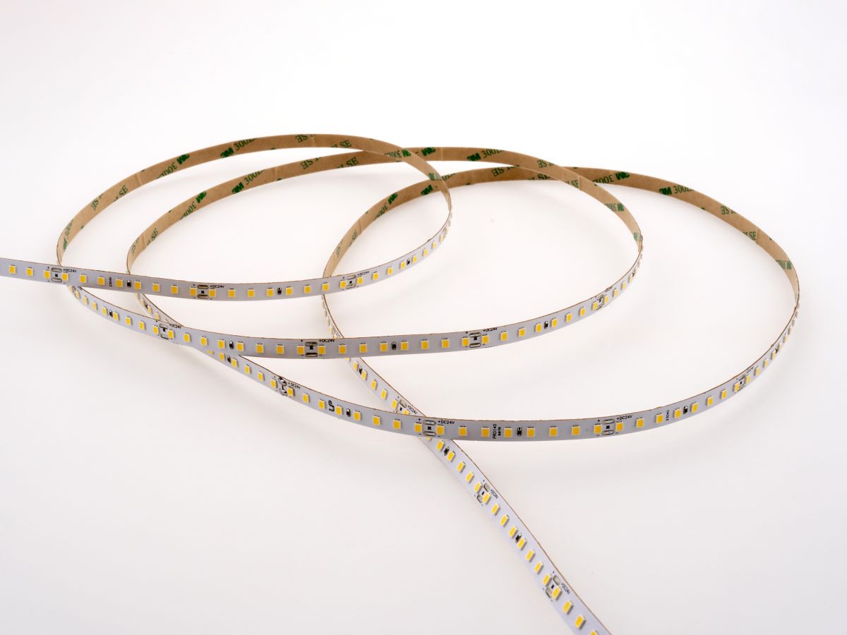 Светодиодная лента LEDS POWER 2835 128/м (12Вт/м) 24В нейтральная, серия ПРО140 005171 в #REGION_NAME_DECLINE_PP#