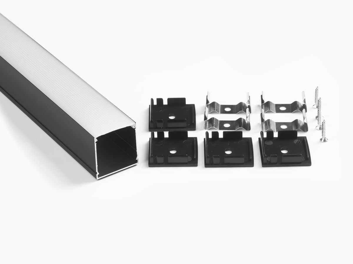 Профиль накладной LEDS POWER СПН3030 алюм. черный с призм.рассеивателем 2м 008509 в Санкт-Петербурге