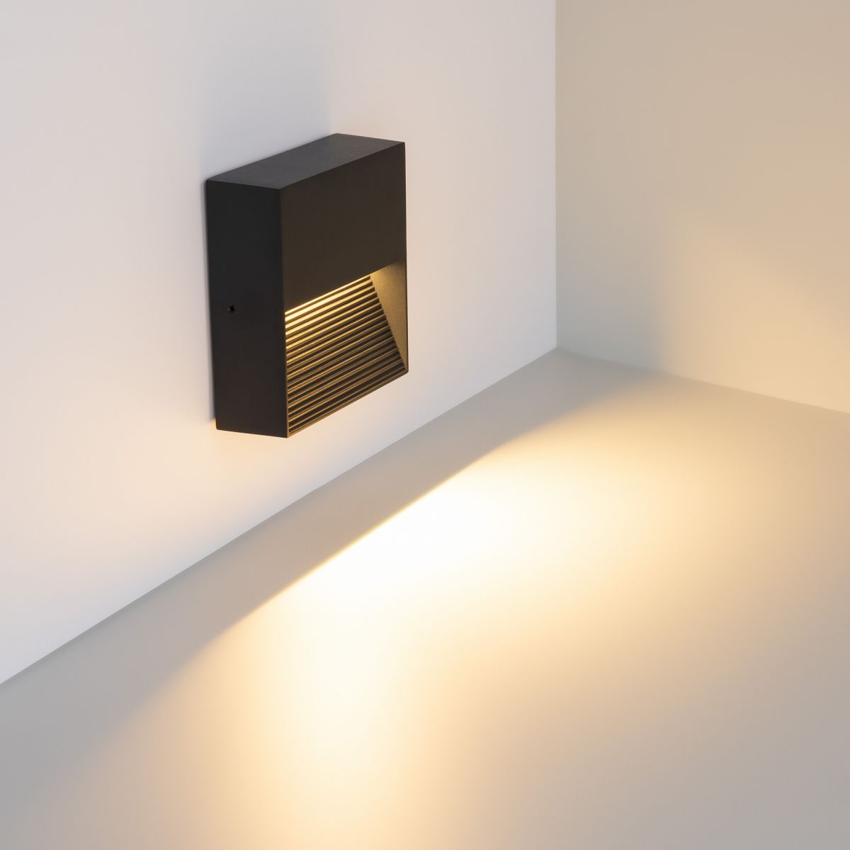 Светильник для ступеней Arlight LGD-RIBONIK-S114x114-5W Warm3000 (Черный, 50 deg, 230V) (IP65 Металл) 056713 в Санкт-Петербурге