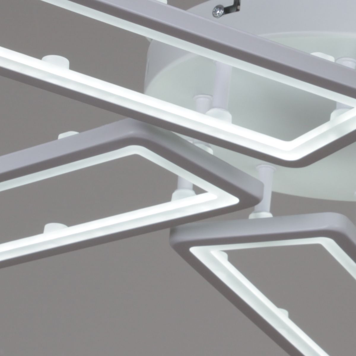 Потолочная люстра Reluce 03629-0.3-05B WH в #REGION_NAME_DECLINE_PP#