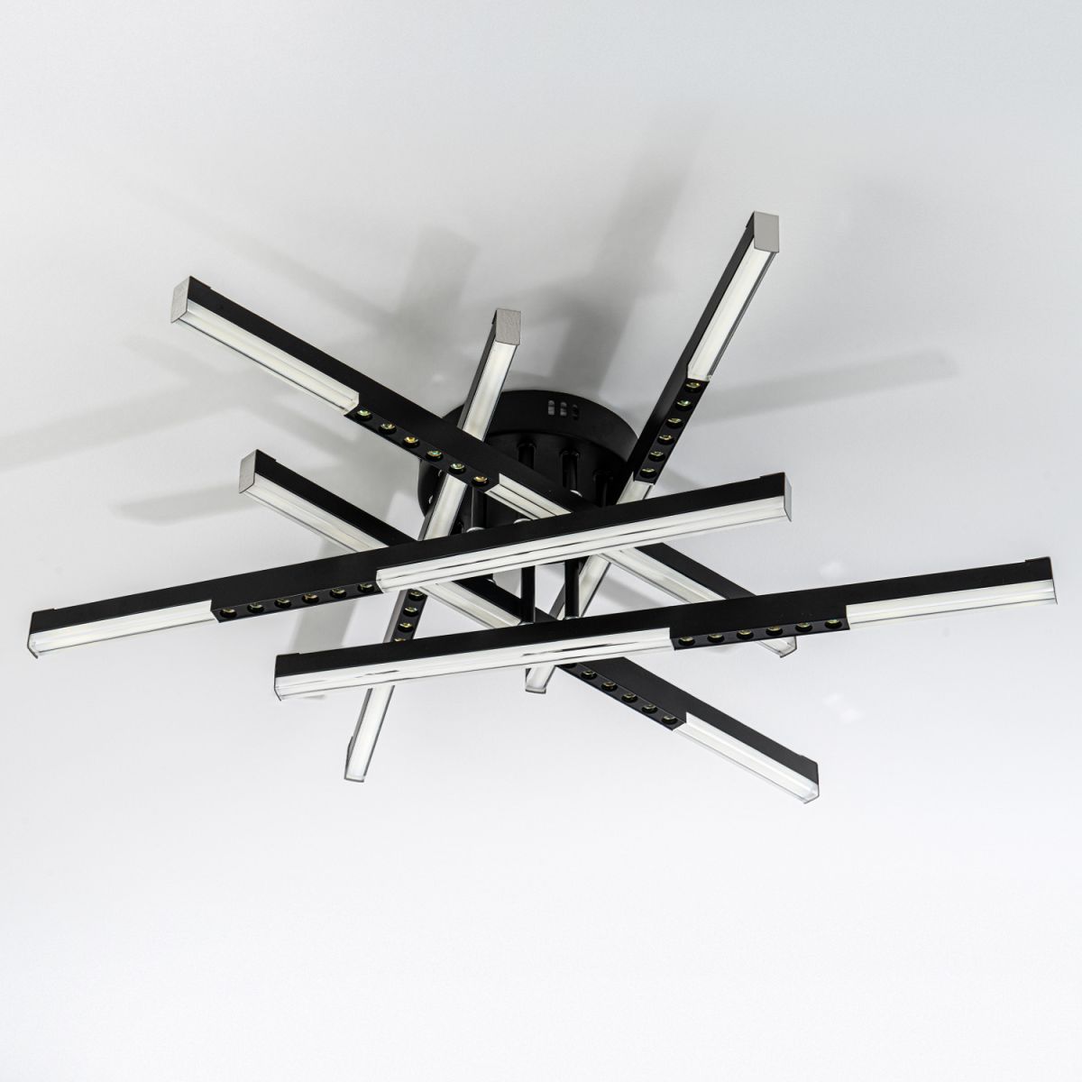 Потолочный светильник LED4U L5116-6 BK в #REGION_NAME_DECLINE_PP#