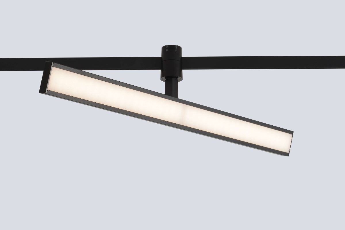 Трековый светильник для гибкой магнитной системы Crystal Lux Trace 48V CLT 0.37 001 18W BL SMART в Санкт-Петербурге