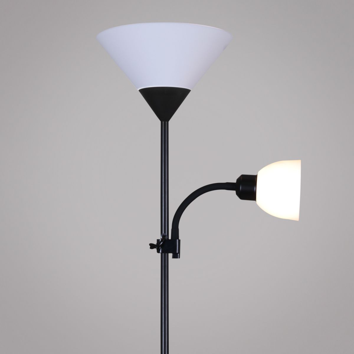 Торшер Reluce 00306-0.7-02 BK в Санкт-Петербурге