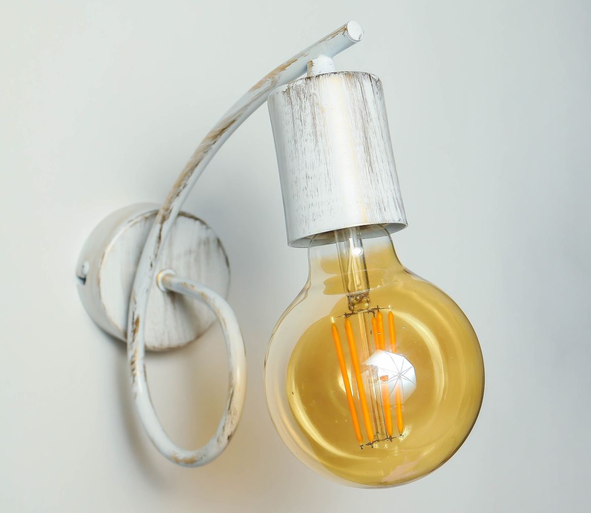 Бра Adilux Tango White Patina 10120 в #REGION_NAME_DECLINE_PP#