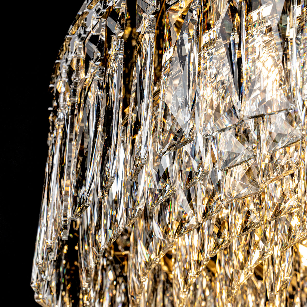 Подвесная люстра Modelux ML.7084.800 GD в #REGION_NAME_DECLINE_PP#