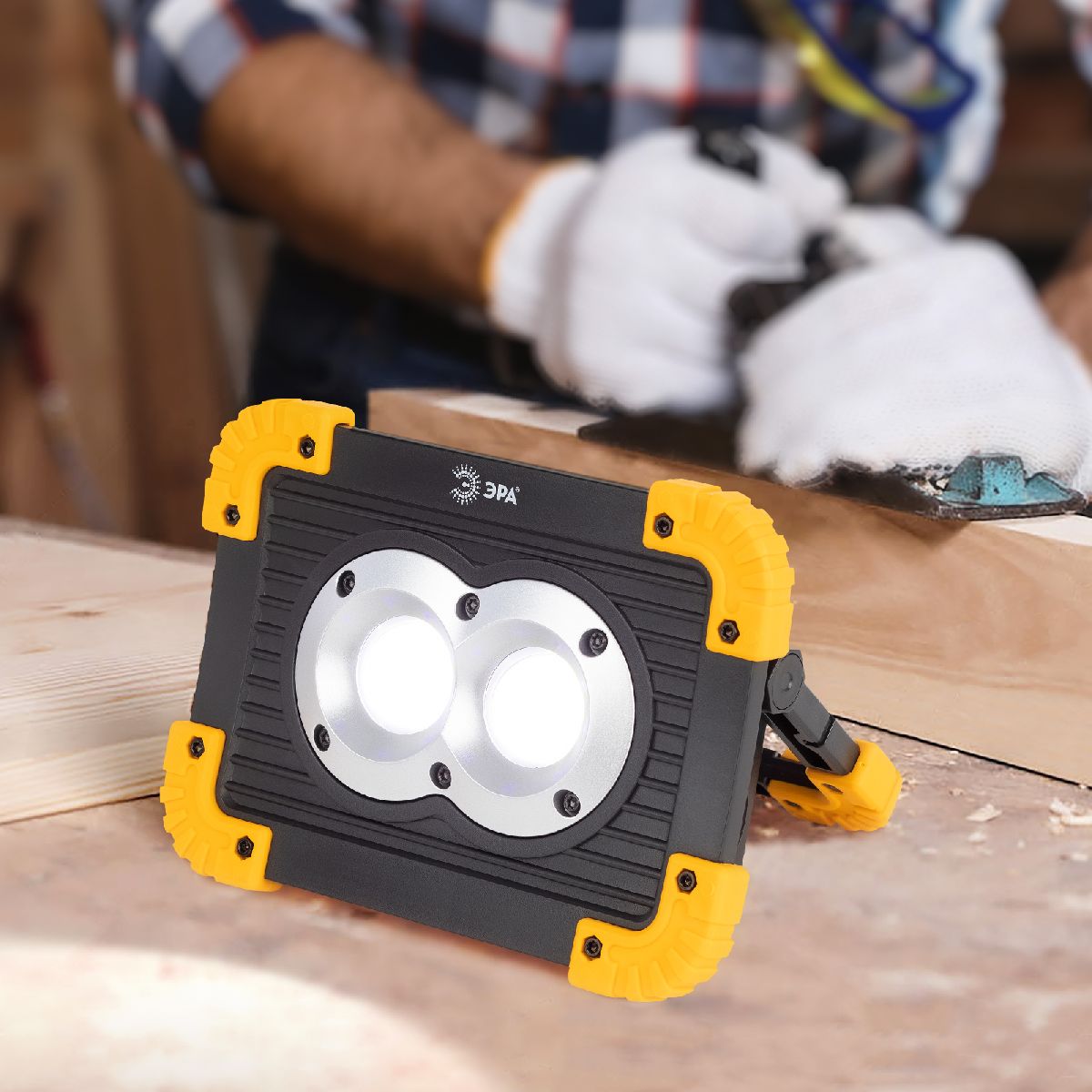 Фонарь-прожектор Практик аккумуляторный Эра PA-803 Б0054037 в Санкт-Петербурге