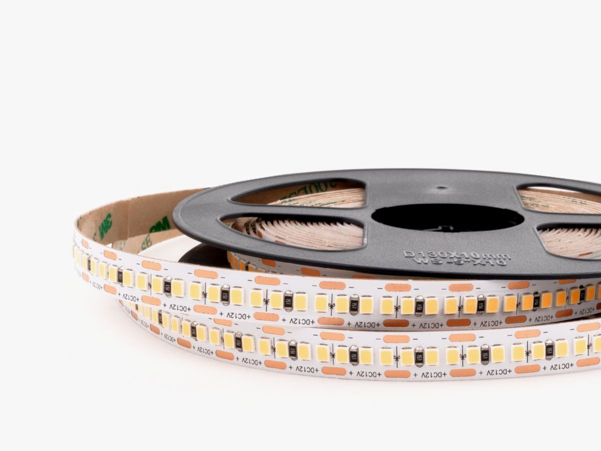 Светодиодная лента LEDS POWER 2835 240/м (18Вт/м) 12В теплая 002309 в Санкт-Петербурге