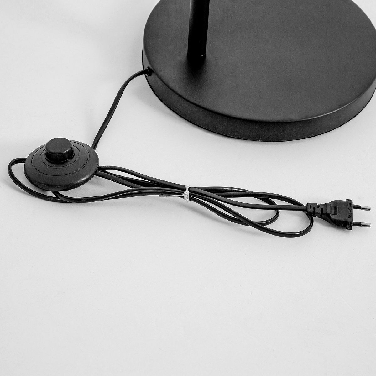 Торшер Favourite Modet 4519-1F в #REGION_NAME_DECLINE_PP#