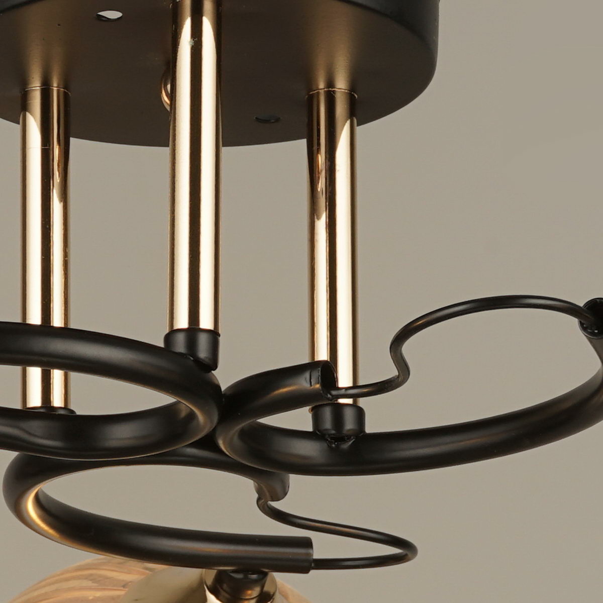 Потолочная люстра Reluce 03619-0.3-03 в Санкт-Петербурге