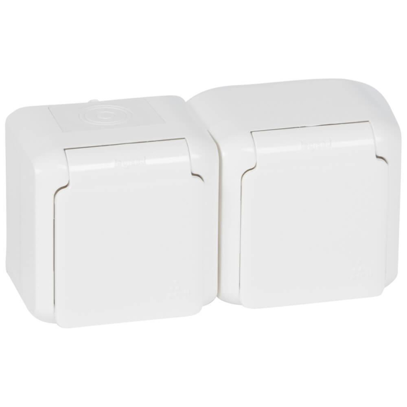 Розетка 2х2К+З Legrand Quteo 16A 250V с/з со шторками крышкой белая 782323 в Санкт-Петербурге