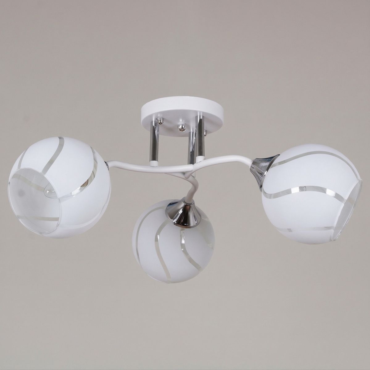 Потолочный светильник Reluce 99360-0.3-03 WH+CR в #REGION_NAME_DECLINE_PP#