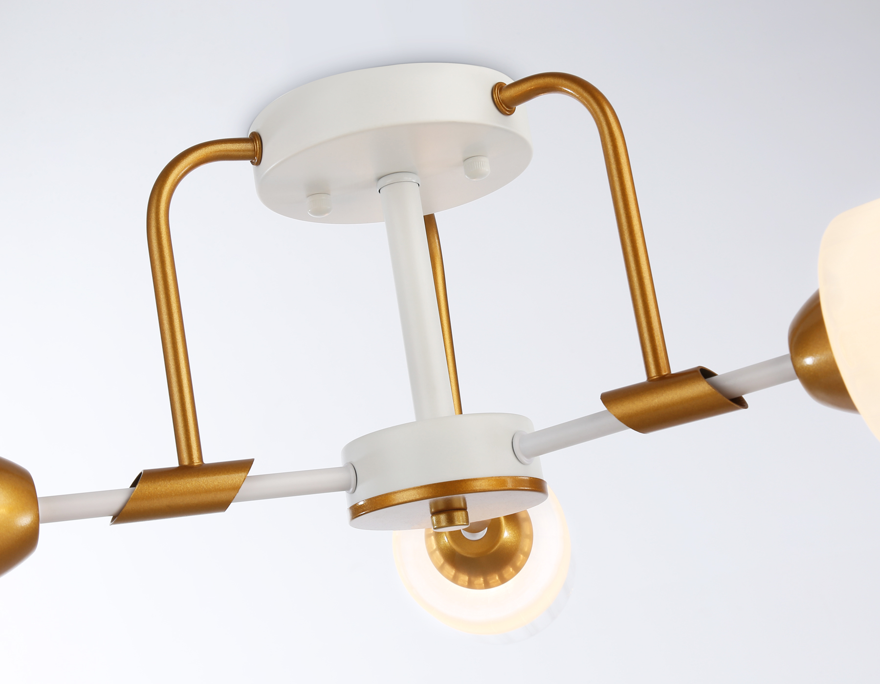 Люстра на штанге Ambrella Light Modern TR303321 в Санкт-Петербурге