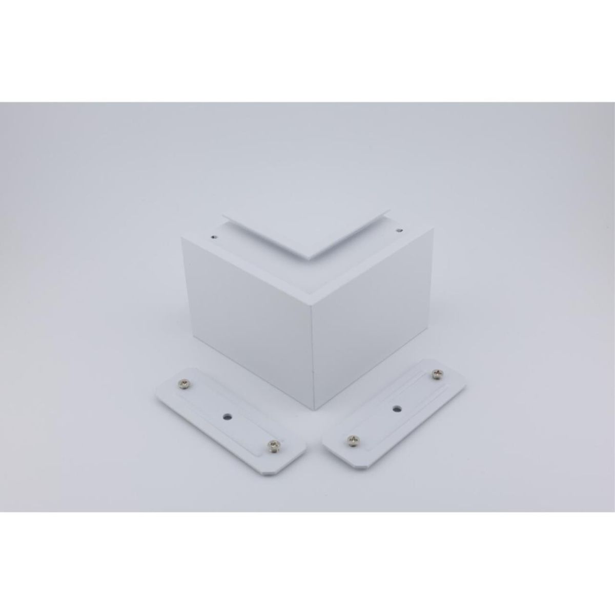 Соединитель угловой плоский для магнитного шинопровода Aployt Magnetic track 220 APL.0282.10.01 в Санкт-Петербурге