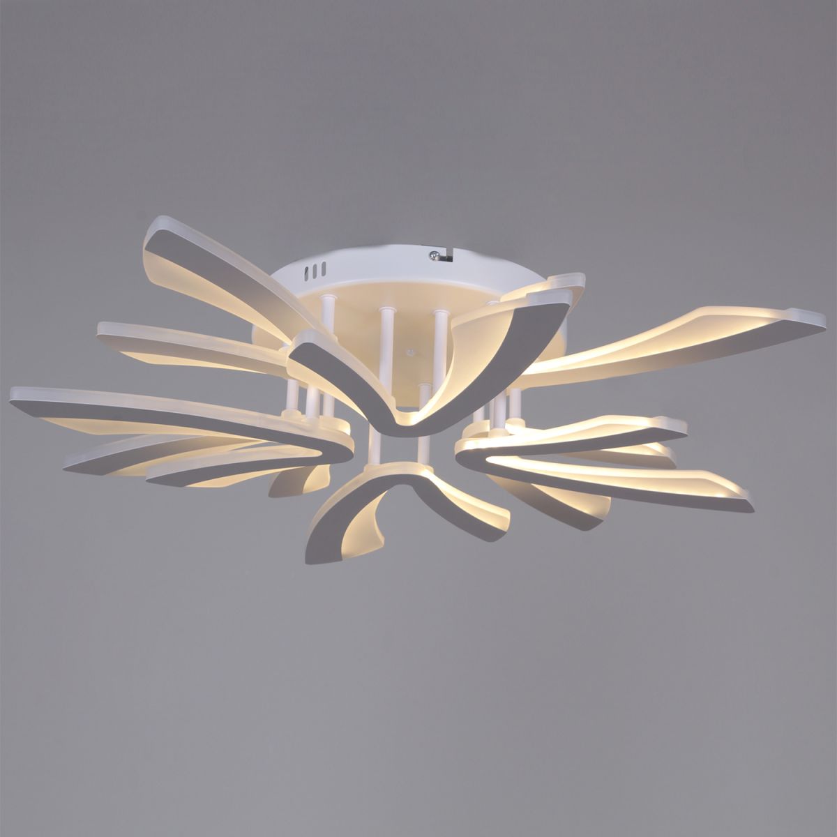 Потолочная люстра Reluce 59090-0.3-4+4 WH в Санкт-Петербурге