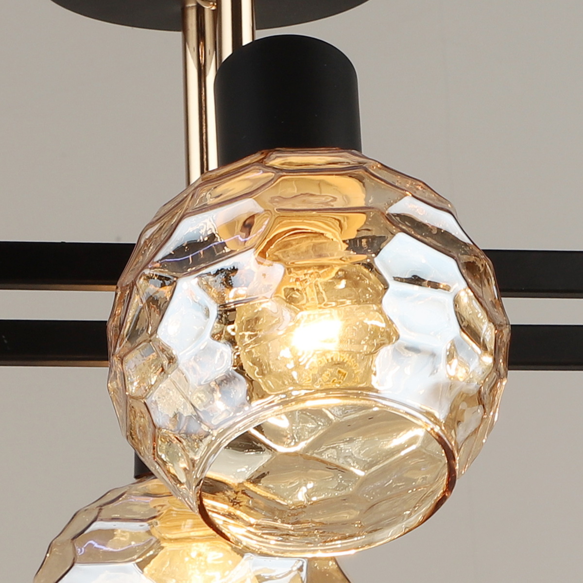 Потолочная люстра Reluce 04772-0.8-06 в #REGION_NAME_DECLINE_PP#